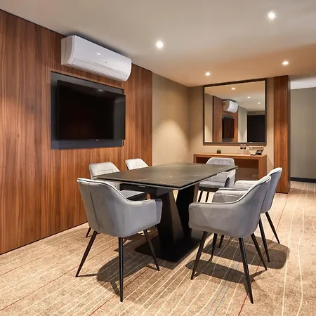 Sky Loft By Rixwell International Hotel